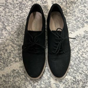 Clark’s Collection Ultimate Comfort dress tennis shoes
